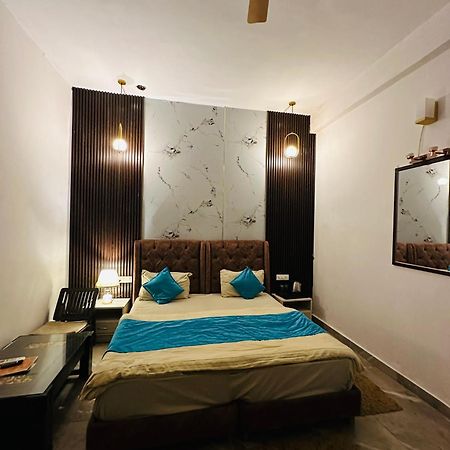 Shivjot Hotel Kharar Luaran gambar