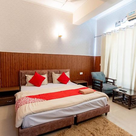 Shivjot Hotel Kharar Luaran gambar