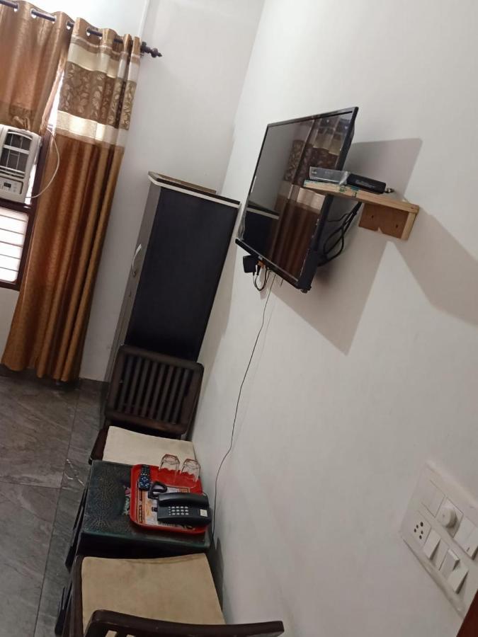 Shivjot Hotel Kharar Luaran gambar