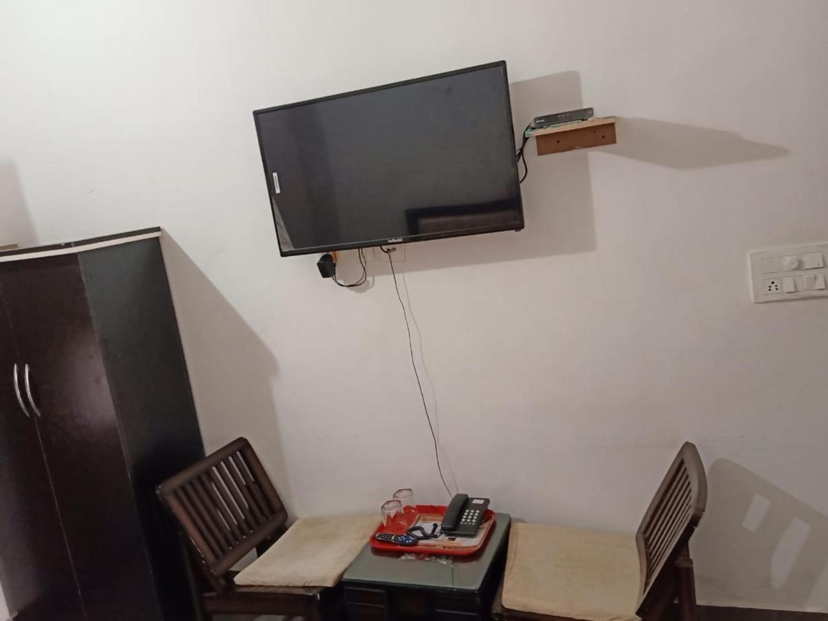 Shivjot Hotel Kharar Luaran gambar