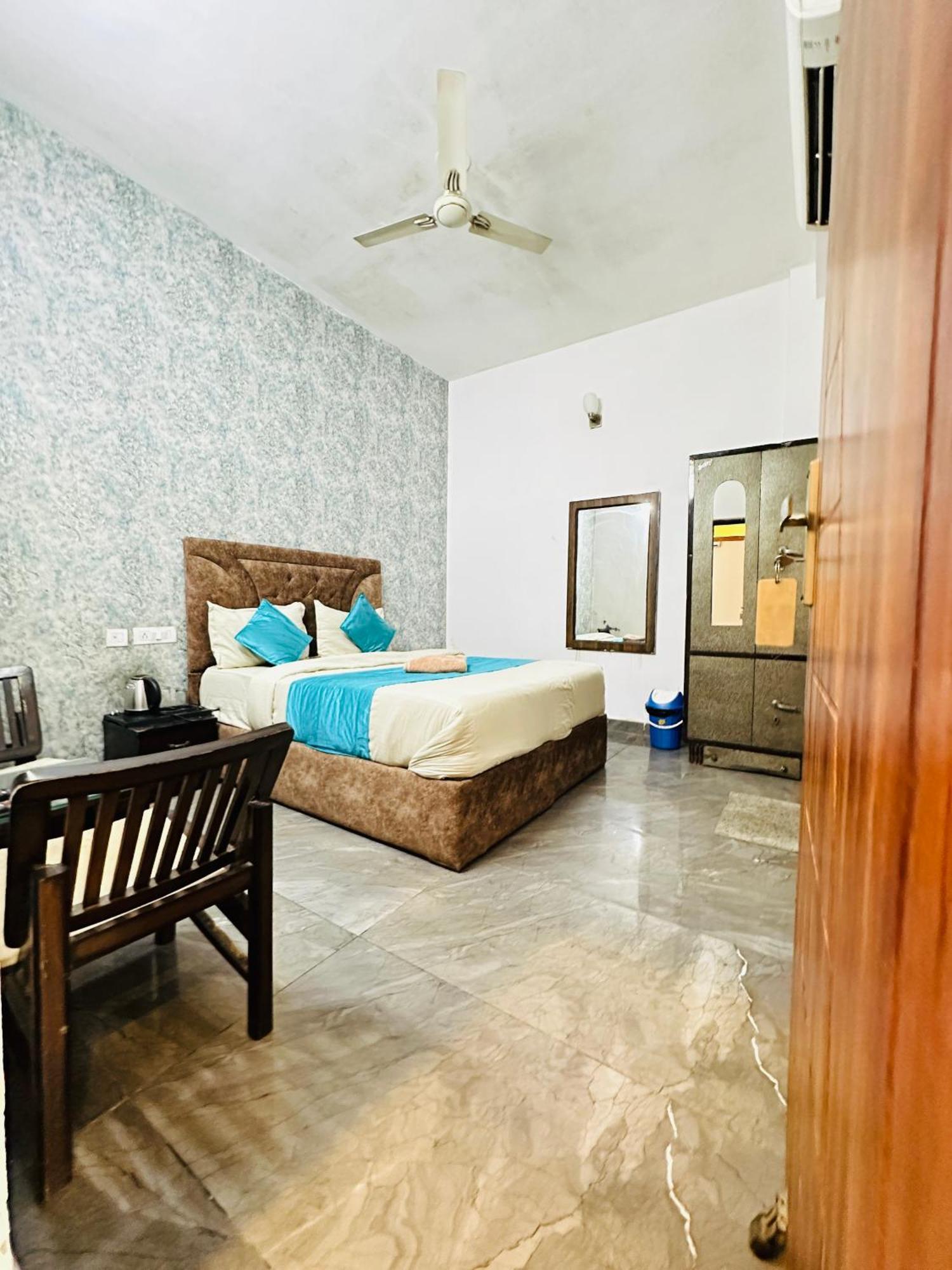 Shivjot Hotel Kharar Luaran gambar