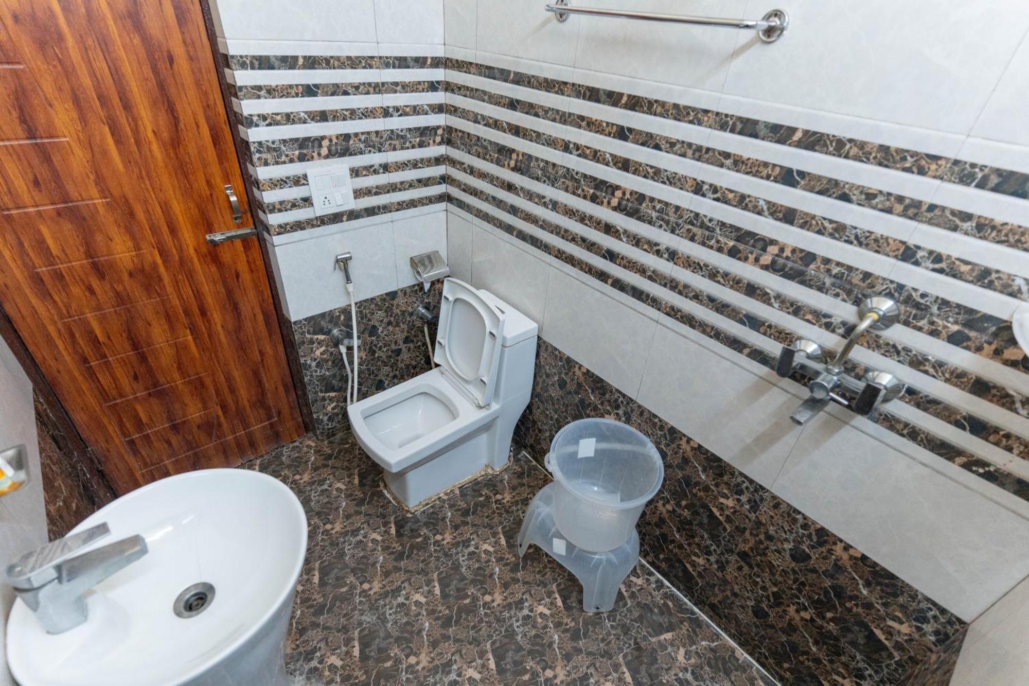 Shivjot Hotel Kharar Luaran gambar