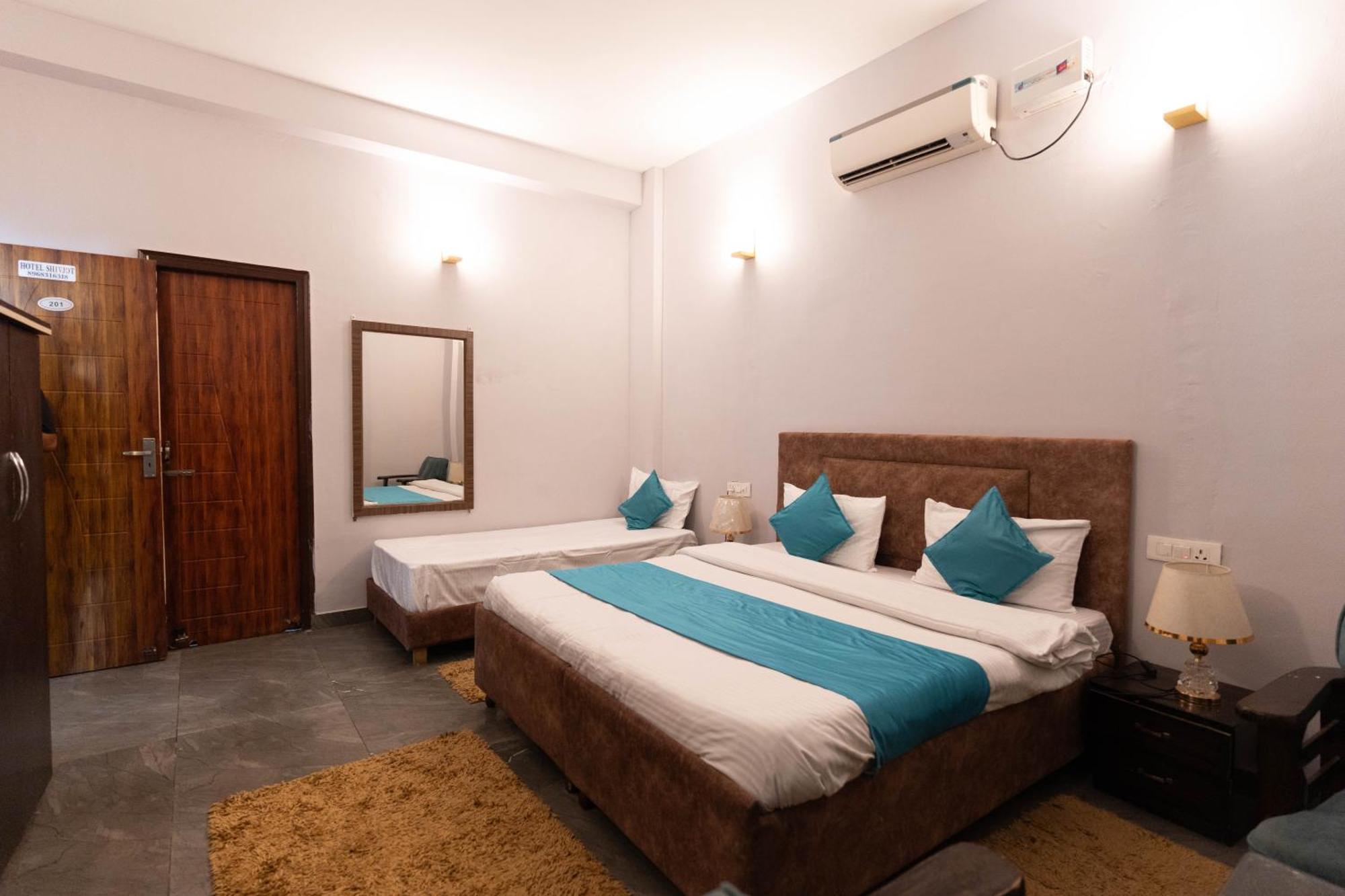 Shivjot Hotel Kharar Luaran gambar